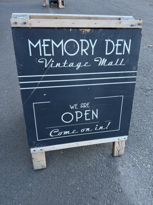 Memory Den | Vintage Mall by null