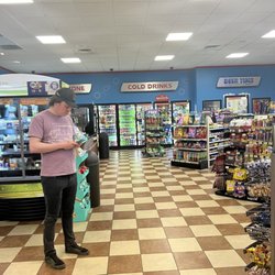 Cheers Food & Fuel - Look majestic with the snacks