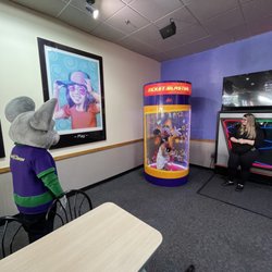 Chuck E. Cheese