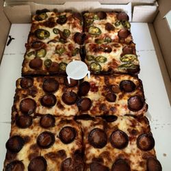 Cloverleaf Pizza