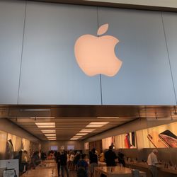 Apple First Colony Mall