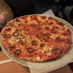 Pat's Pizza of Auburn - Pepperoni and sausage pizza