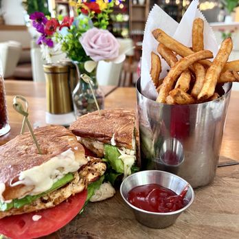 Salt Cafe Miami Beach - Chicken Sandwich - Mediterranean Near Me - Miami Beach, Florida Salt Cafe Miami Beach - Chicken Sandwich - Mediterranean Near Me - Miami Beach, Florida