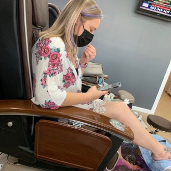 Top Nails D - Getting a nice pedicure - Nail Salons Near Me - Pompano Beach, Florida