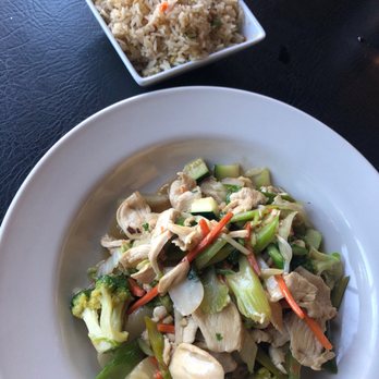 Lina's Thai Bistro - Sushi Bars Near Me - Dubuque, Iowa