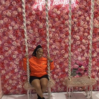 Bober Tea - Obligatory photo with the floral wall - Bubble Tea Near Me - Sacramento, California