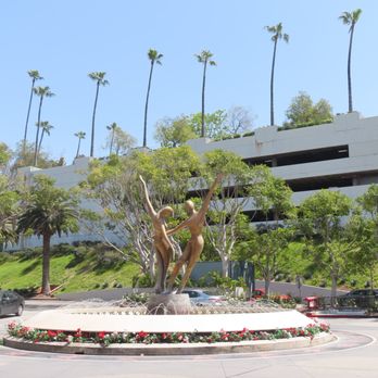 Sheraton Universal Hotel - Roundabout to parking structure - Hotels Near Me - Universal City, California Sheraton Universal Hotel - Roundabout to parking structure - Hotels Near Me - Universal City, California