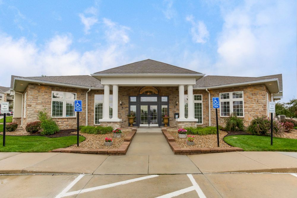 THE OVERLOOK Updated September 2024 24 Photos 1310 SW Overlook Dr