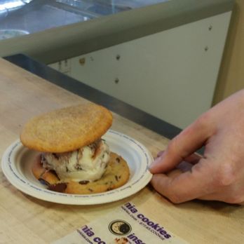 Insomnia Cookies - Desserts Near Me - Orlando, Florida