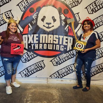 Smash N Axe - Axe Throwing Near Me - San Antonio, Texas