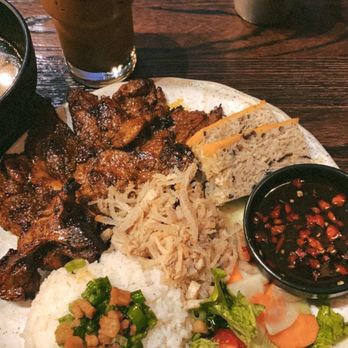 HEM Kitchen And Bar - Vietnamese Near Me - Houston, Texas