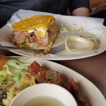 El Mofonguito - Fried carnitas mofungo & Cuban jibarito sandwich - Puerto Rican Near Me - Chicago, Illinois