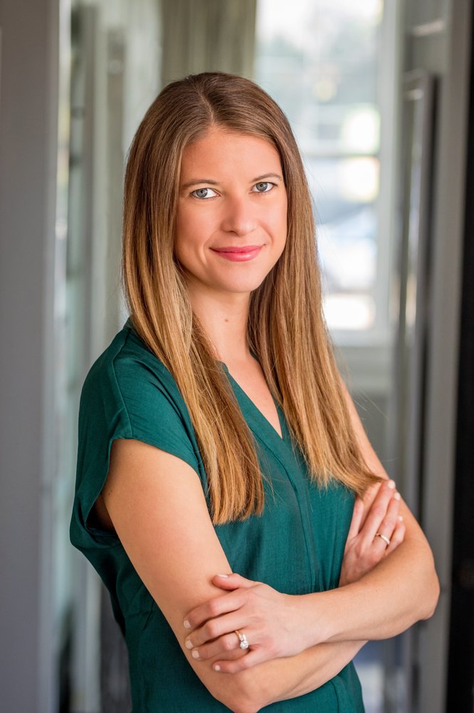 ELIZABETH MICHAEL AUSTIN REALTOR Updated October 2024 49 Photos