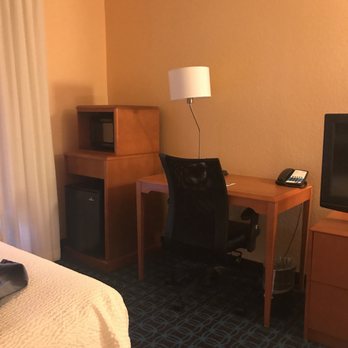 Fairfield Inn & Suites Kennett Square Brandywine Valley - Microwave, Fridge and desk in room. - Hotels Near Me - Kennett Square, Pennsylvania Fairfield Inn & Suites Kennett Square Brandywine Valley - Microwave, Fridge and desk in room. - Hotels Near Me - Kennett Square, Pennsylvania