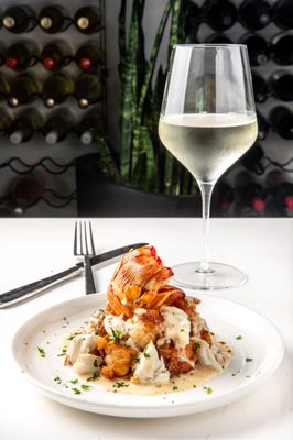 Table25 Fork + Wine by null