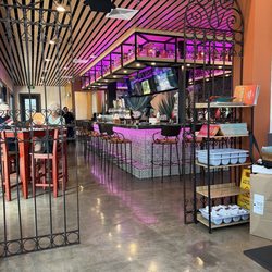 Aztecas Restaurant & Cantina - Bar area
