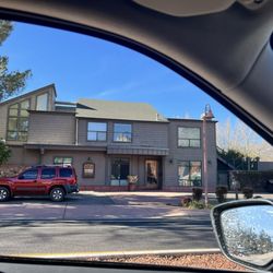 The Inn Above Oak Creek - View of the Inn from the outside
