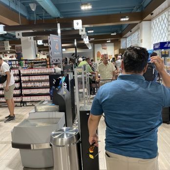 Chedraui Selecto - Department Stores Near Me - Cancún, ROO