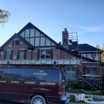 H.M. Staggers - Chimney Tuckpointing in Elmhurst, IL - Masonry/Concrete Near Me - Glen Ellyn, Illinois