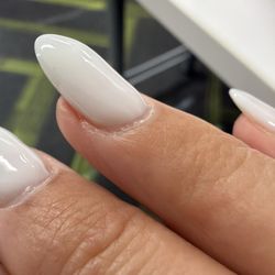 Auria Nails & Spa - Absolutely terrible job!