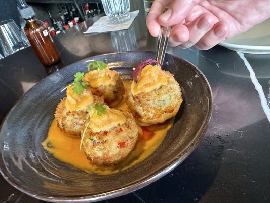 Hugo’s Seafood Bar by null