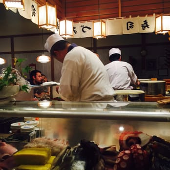 Izumi - Sushi chefs are very busy - Sushi Bars Near Me - Kirkland, Washington