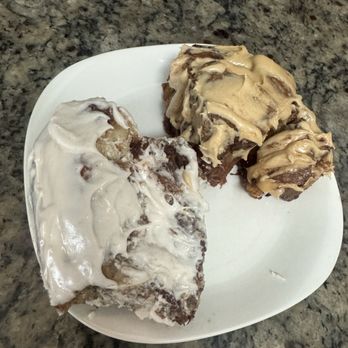 Porfa Coffee - Traditional cinnamon roll & strawberry cinnamon roll - Coffee & Tea Near Me - Fort Lauderdale, Florida Porfa Coffee - Traditional cinnamon roll & strawberry cinnamon roll - Coffee & Tea Near Me - Fort Lauderdale, Florida