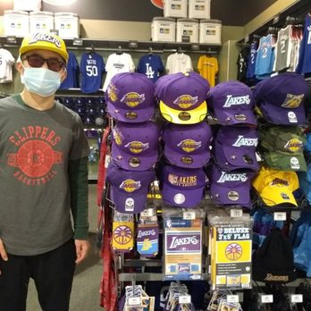 DICK'S Sporting Goods - Showing off my Los Angeles Lakers-Clippers spirit 2-17-22!!! - Sports Wear Near Me - Pasadena, California