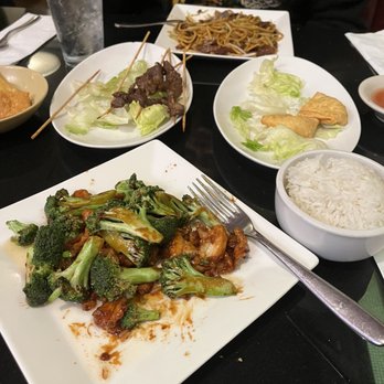 Yen Ching - L9. Chicken Broccoli Lunch, A9. 6 Pieces Crab Rangoon, A7. Teriyaki Beef, N1. Beef Lo Mein - Chinese Near Me - Henrico, Virginia