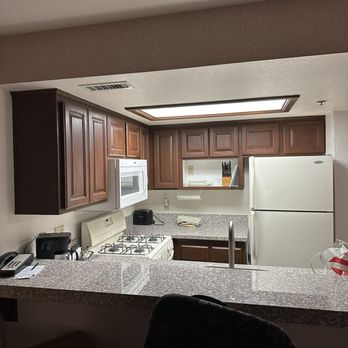 Lagonita Lodge - Kitchen - Hotels Near Me - Big Bear Lake, California