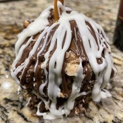 roundabout sweets & treats - Roxy Carmel Apple
