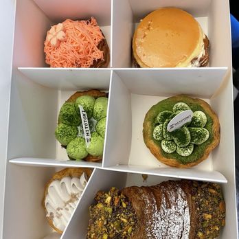 Hitotoki Bakery - Assortment of tarts - Desserts Near Me - Unionville, Ontario Hitotoki Bakery - Assortment of tarts - Desserts Near Me - Unionville, Ontario