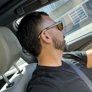 Avenues Barber Lounge - Haircut by Orio - Barbers Near Me - San Francisco, California