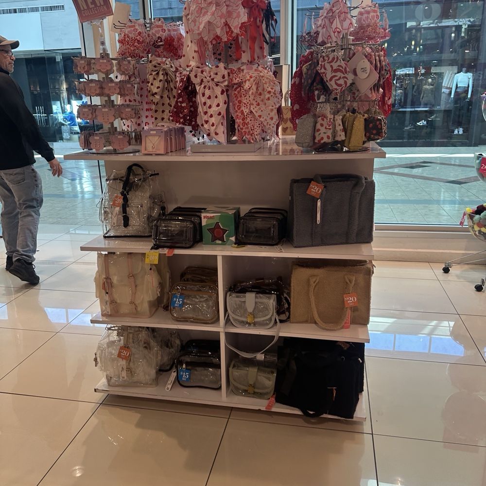Beya - Accessories Near Me - Pembroke Pines, Florida
