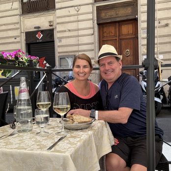 La Lampada - Outdoor seating. - Roman Near Me - Rome, RM