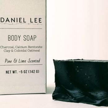 Daniel Lee - Activated charcoal soap with oats and bentonite clay - Candle Stores Near Me Daniel Lee - Activated charcoal soap with oats and bentonite clay - Candle Stores Near Me