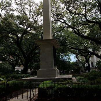 Johnson Square - Johnson Square. - Landmarks & Historical Buildings Near Me - Savannah, Georgia Johnson Square - Johnson Square. - Landmarks & Historical Buildings Near Me - Savannah, Georgia