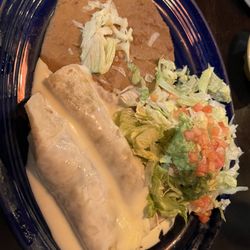 Los Primos Mexican Grill - Burritos tipicos