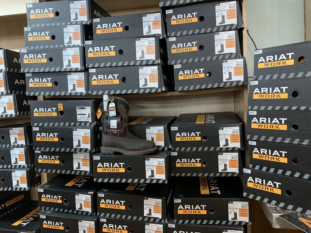 BOOT OUTLET Updated July 2024 13 Photos 15151 Airport Rd