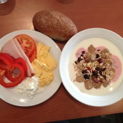 Scandic Hotel - De har en underbar frukostbuffé, här är ett urval av allt de har!
