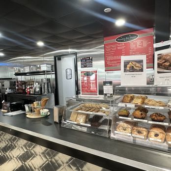 Paradise Treats - The counter area - Ice Cream & Frozen Yogurt Near Me - Silver Springs, Florida