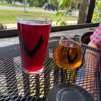 Witch's Hat Brewing Company - Gin barrel Dames and the giant peach Blueberry lemonade - Breweries Near Me - South Lyon, Michigan Witch's Hat Brewing Company - Gin barrel Dames and the giant peach Blueberry lemonade - Breweries Near Me - South Lyon, Michigan