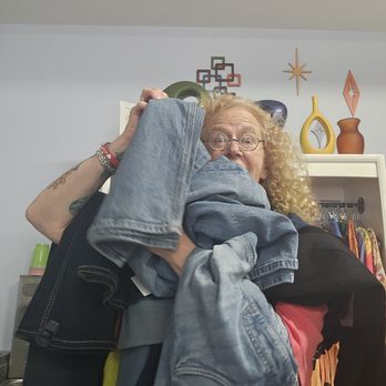 Polly and Esther - New jeans just in! - Women's Clothing Near Me - Pittsburgh, Pennsylvania Polly and Esther - New jeans just in! - Women's Clothing Near Me - Pittsburgh, Pennsylvania