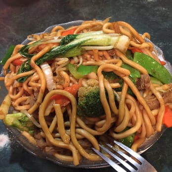Chinatown Express - Beef fried noodles with vegetables - Cantonese Near Me - Washington, DC, District of Columbia