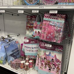 Party City - LOL