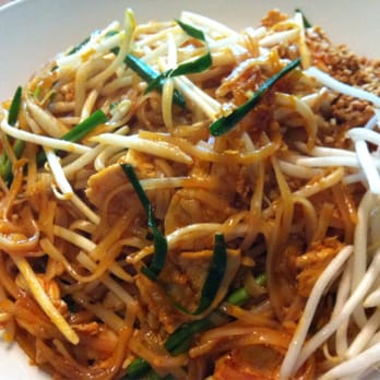 Thai Canteen - Chicken pad Thai - Thai Near Me - Davis, California