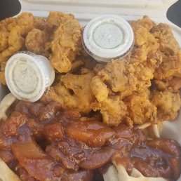 Fried vegan chicken, (oysters) amd and waffles