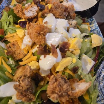 Bubba Gump Shrimp - Chicken salad - Seafood Near Me - Kemah, Texas