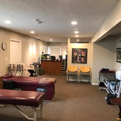 Anthony Chiropractic - 1. Therapy Room