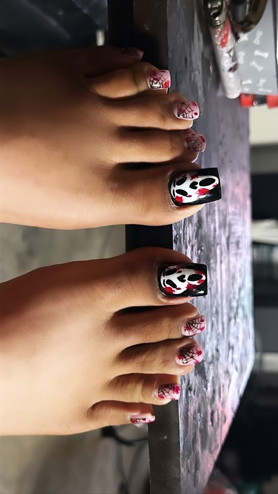 Grand Nail Lounge Logo